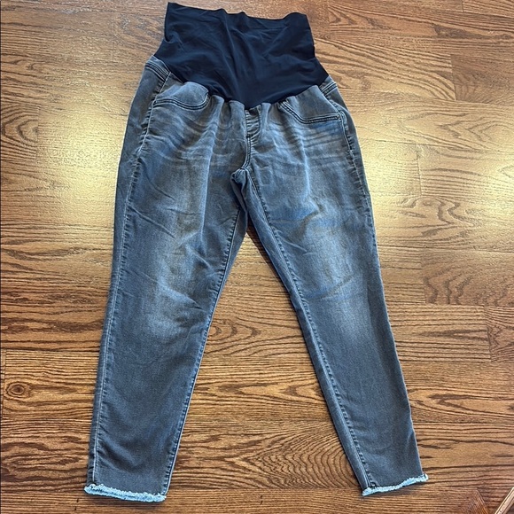 a:glow maternity crop Jeggings distressed gray Stretchy back pockets 16 - Picture 2 of 8